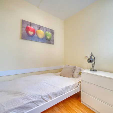 - Haus D, App 0d0806 * הייליגנהאפן